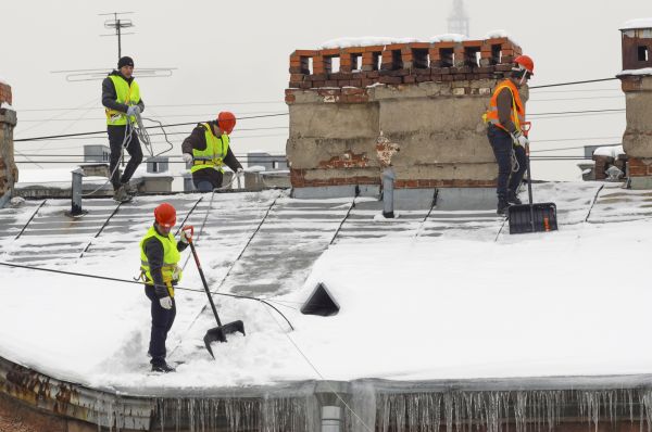 Roof Snow Clearing